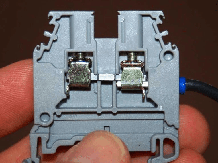 Montagem elétricas com uso de bornes. 5 FOTO 05