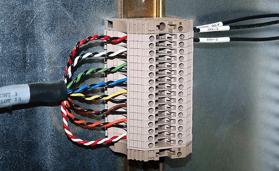 Montagem elétricas com uso de bornes. 2 FOTO 02