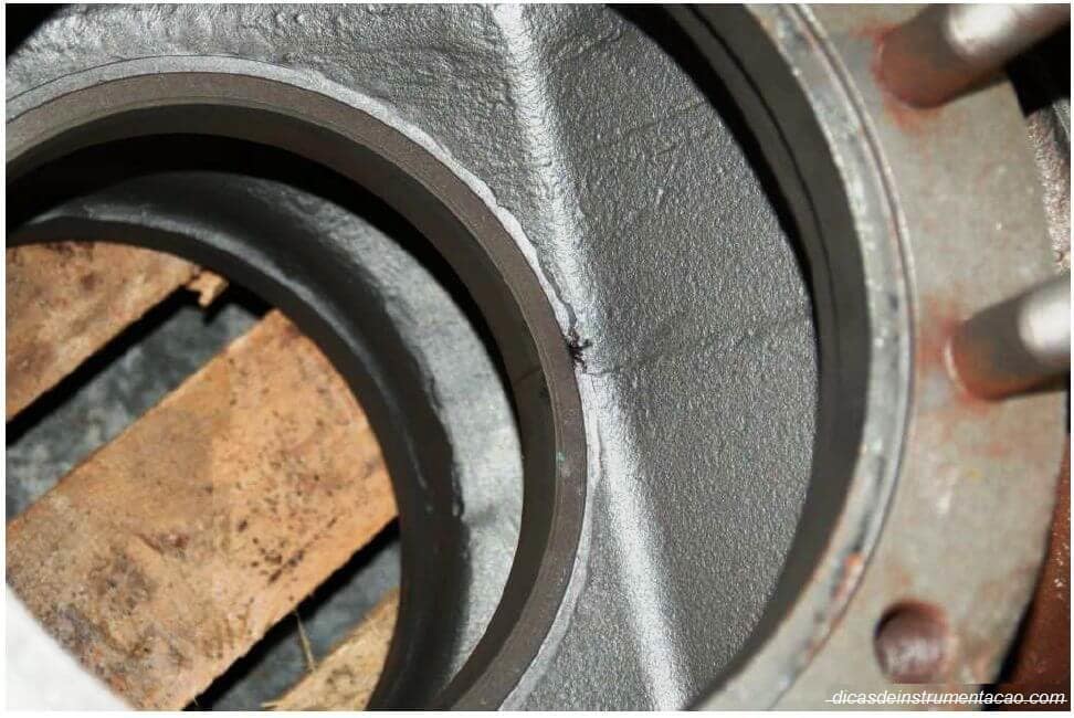 PROBLEMA DE EROSÃO EM VÁLVULA DE CONTROLE 6 hole in a valve body 06 p